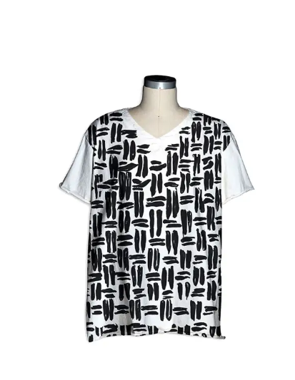 Leo V-Neck Tee