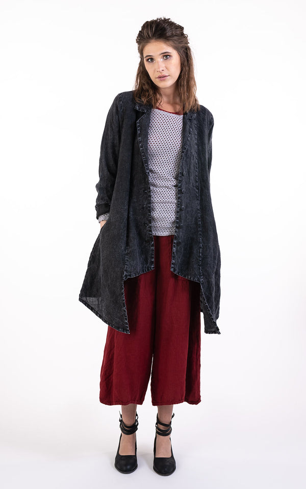 Cyntiha-Ashby-Tee-Dot-Mesh-Jacket-Ray-Pant-A-Line-Linen-Black-Greay-Gray-Red-Model-LR.jpg